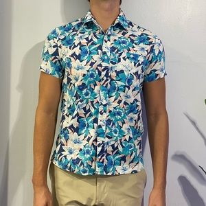 American Eagle Button Up Flower Shirt